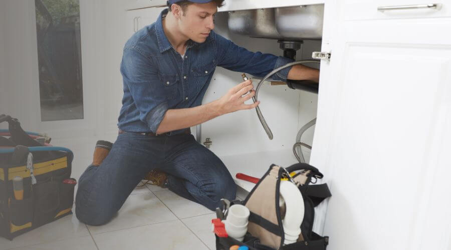 Emergency Leak Repair in Fowlerton, TX